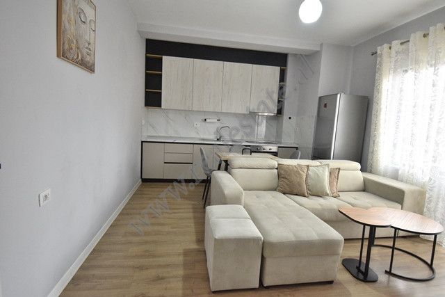 Apartament 2+1 me qira ne rrugen Albanopoli midis zones se Jordan Misjas dhe zones se Don Boskos ne 